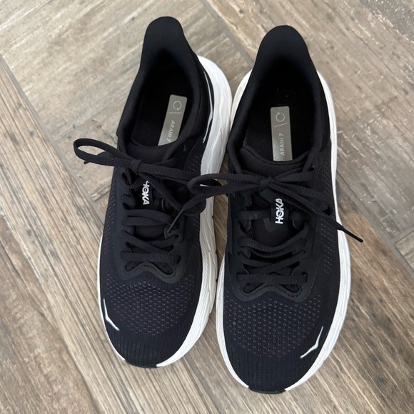 HOKA Arahi 7 Women’s size 7.5 wide - Picture 4 of 10